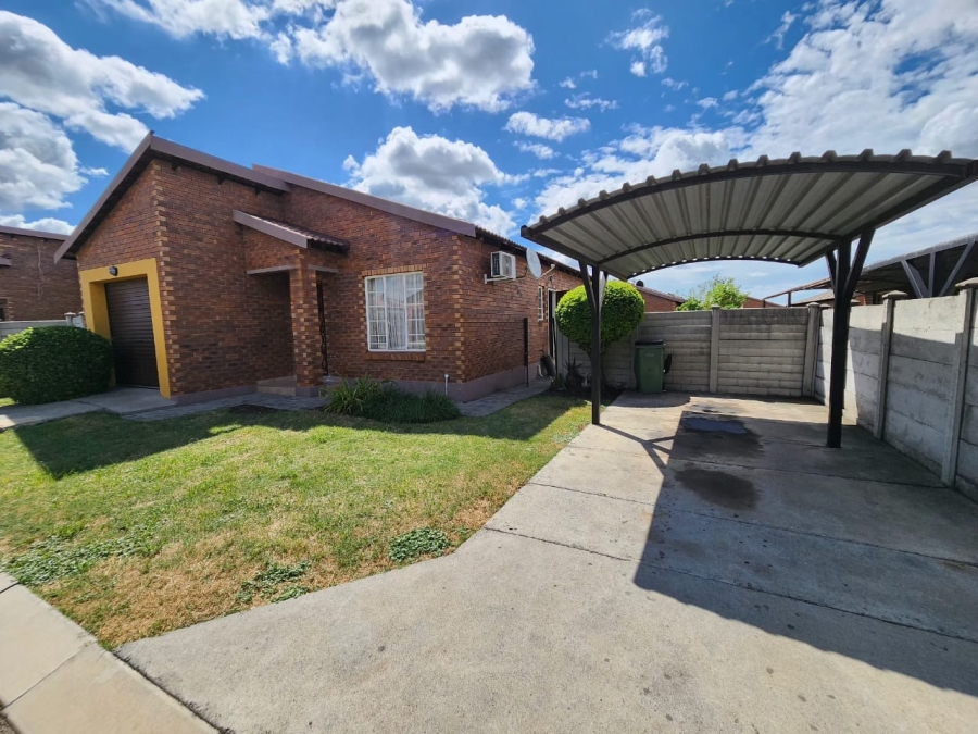 3 Bedroom Property for Sale in Waterkloof East North West